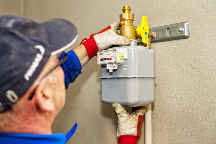 Im Hausinneren wird der Gaszähler angebracht und mit der Versorgungsleitung verbunden. - Progas - © Progas
