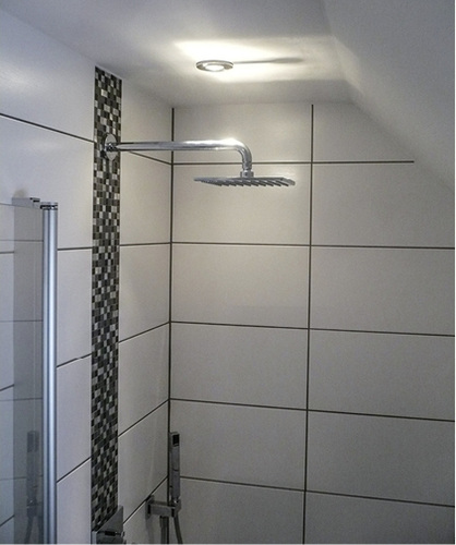 
Die Kooperationspartner sorgfältig wählen: Nicht immer denken Handwerker über ihr Gewerk hinaus. Der schlecht platzierte Strahler verfehlt seine Wirkung.
