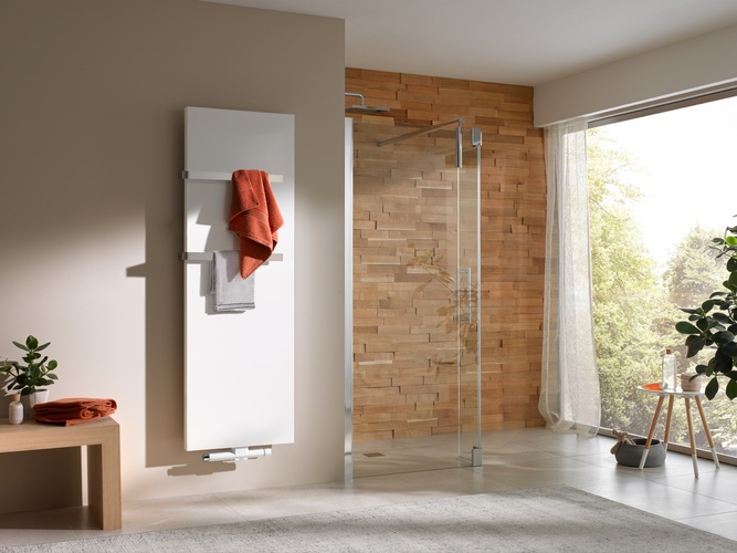 Die x-link plus Anschlussgarnitur ermöglicht nun auch die Anbindung über den 50-mm Anschluss der Kompakt-Badheizkörper (Tabeo mit x-link plus, Blende in Weiß). - © Kermi
Die x-link plus Anschlussgarnitur ermöglicht nun auch die Anbindung über den 50-mm Anschluss der Kompakt-Badheizkörper (Tabeo mit x-link plus, Blende in Weiß). - Kermi