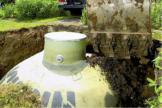 



Einbau eines Pellet-Erdtanks. 
