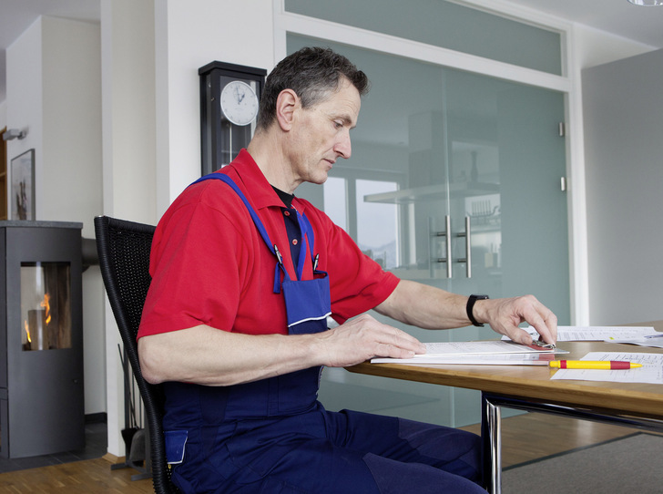 Heizungsmodernisierung: Über ein Drittel der rund 24 000 Innungsbetriebe haben durchschnittlich zwei Auftragsstornierungen erhalten.