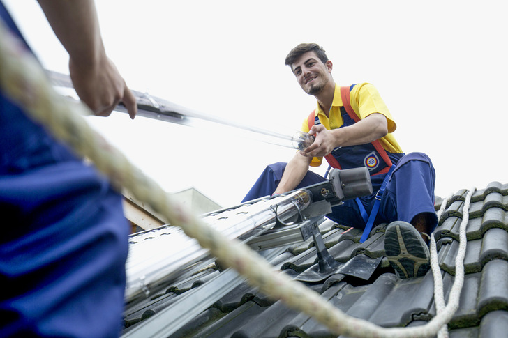 Öl-Hybridanlagen ab 2026: Zusätzliche Kosten (z. B. durch Kombination mit Solarthermie) sollten durch eine deutlich höhere Förderung kompensiert werden.