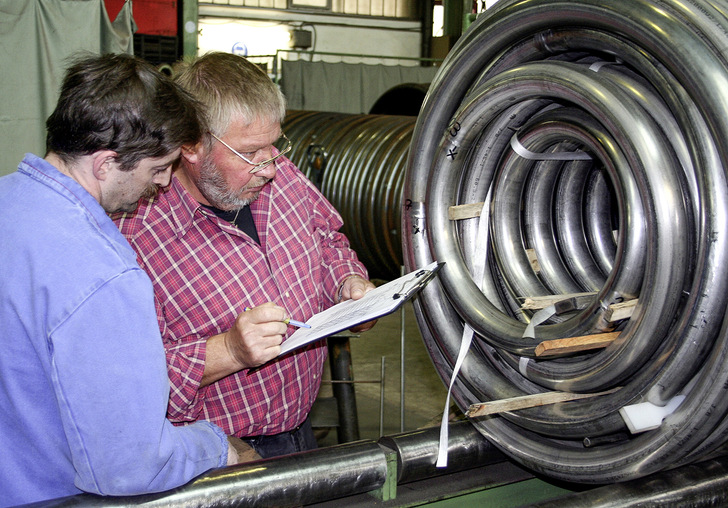 Die Meisterqualifikation ist zurück: Bei den Behälter- und Apparatebauern wird der Meisterbrief erneut zur Pflicht, um einen Handwerksbetrieb zu gründen oder zu führen.