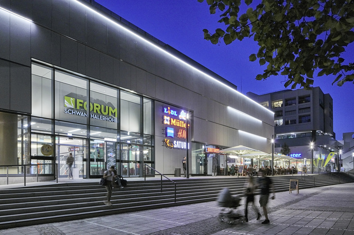 Bild 1:  Das Münchner „Forum Sc﻿hwanthalerhöhe“ ist das viertgrößte Einkaufszentrum in der bayerischen Landeshauptstadt.