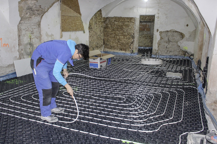 Das Flächenheizungssystem Cuprotherm sorgt dafür, das Wärme in jeden Winkel des alten Schlosses gelangt.