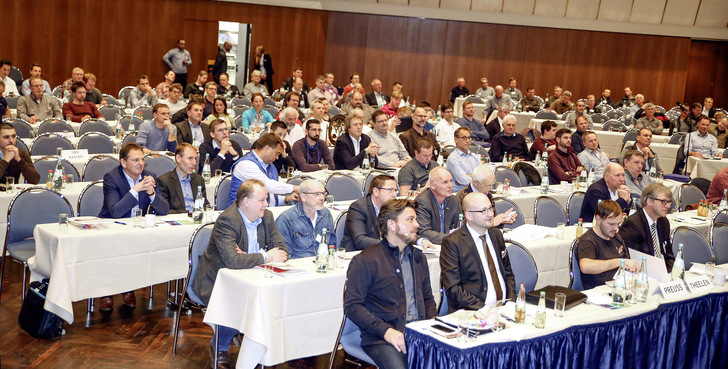 Standortwechsel: Der 20. Klempnertag am 18. und 19. März 2020 findet diesmal in Ulm statt. Wie gewohnt lädt auch eine Begleitausstellung zum Fachsimpeln ein. - © Bild: ZVSHK / Thomas Dietrich
