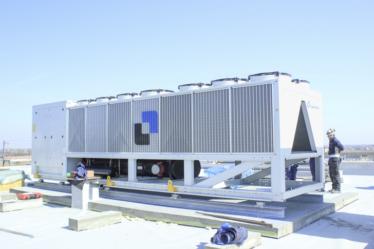 Die F-Gase-Verordnung gibt ein stufenweises Phase-down-Szenario für das Treibhauspotenzial neu in der EU in den Verkehr gebrachter F-Gase einschließlich Kältemitteln vor.