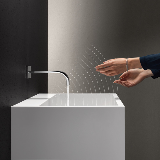 Dornbracht Touchfree: Die komfortable Wassersteuerung ohne sichtbaren Sensor ermöglicht maximale Gestaltungsfreiheit
