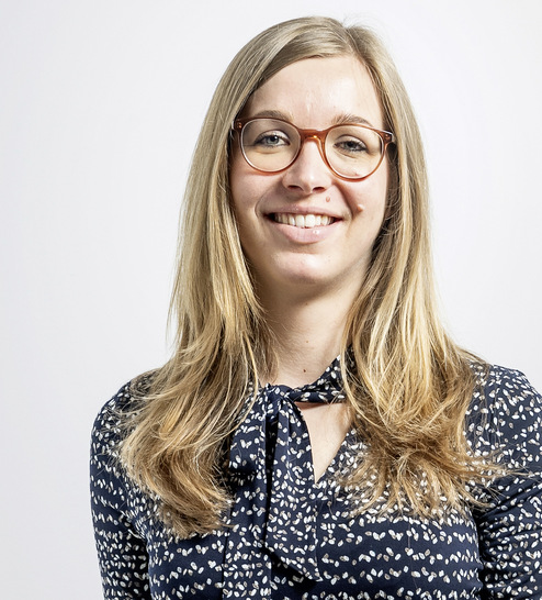 Tina Neuber ist Produktmanagerin für Sanitärkeramik und Badmöbel bei Geberit.