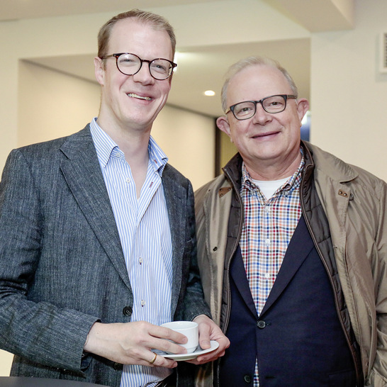 Robert Reisch (l.) übernimmt ab Mai die Verlagsleitung bei Gentner von seinem Vater Erwin F. Reisch. - © Thomas Fedra
