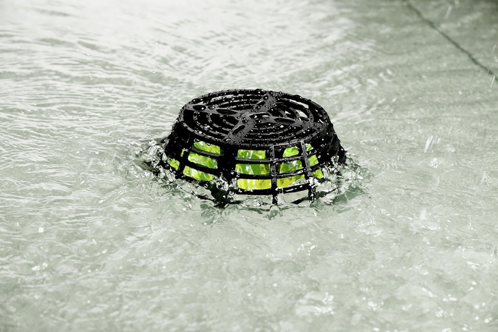 Die Freispiegelentwässerung ist die am häufigsten eingesetzte Technik bei Flachdächern.