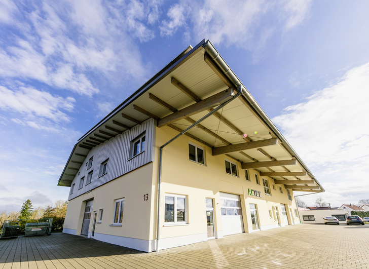 D﻿as Gewerbeobjekt in Horgenzell wurde so flexibel geplant, dass es unterschiedlichen Nutzungsanforderungen ­dienen kann.