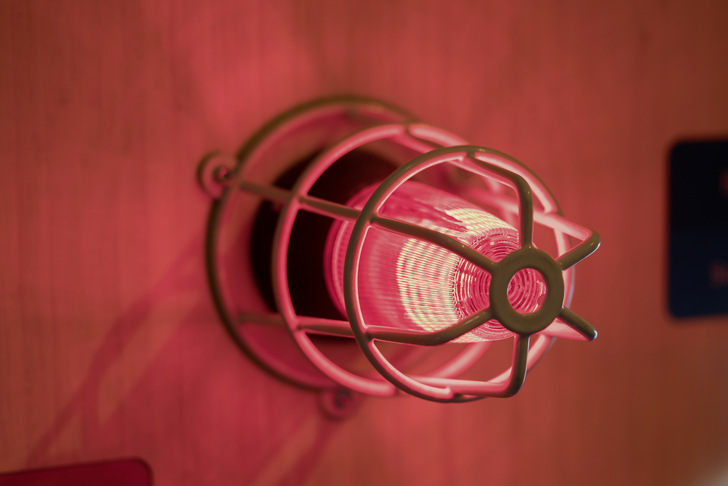 Es kommt auch darauf an, Warn­signale zu erkennen. Der Azubi ­reagiert auf autoritäre ­Weisungen zur Durchführung unbeliebter ­Arbeiten mit Unlust. Durch seine Reaktion ist erkennbar, inwieweit seine Motivation schon nach­gelassen hat.