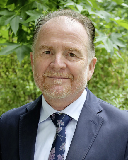 Martin Bentele  ist Geschäftsführer des Deutschen Energieholz- und Pellet-Verbands e. V. (DEPV) und von dessen Tochtergesellschaft Deutsches Pellet­institut GmbH (DEPI), Berlin.