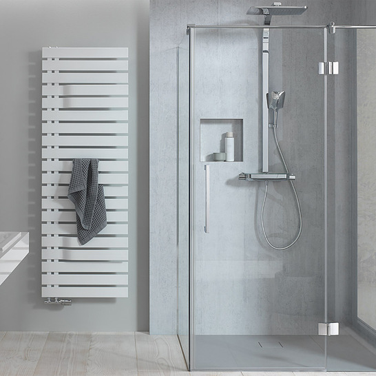 Bei der Montage der Wandprofile im Putz scheint die Duschkabine Aperto Pro rahmenlos zu sein. Das sieht nicht nur schick aus, sondern ist auch besonders stabil. 