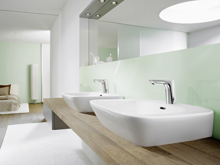 Studien belegen, das Interesse an smarten Armaturen für den privaten Haushalt ist groß. Pluspunkte: Berührungslose Armaturen (z. B. von Hansa) machen den Alltag hygienischer, sicherer und komfortabler.