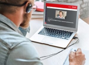 Eine kostenlose Webinarreihe von Danfoss ermöglicht Heiztechnikern, sich ausführlich über das neue Heizungsförderprogramm der Bundesförderung effiziente Gebäude (BEG) zu informieren. - © Danfoss
