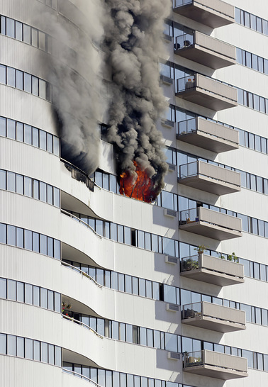 Ein Feuer darf sich unter keinen Umständen über ­Versorgungsleitungen ausbreiten. Aber: In Entwässerungssystemen herrschen andere physikalische ­Voraussetzungen als in Versorgungssystemen. - © Bild: iStock / Getty Images Plus / JohnnyH5
