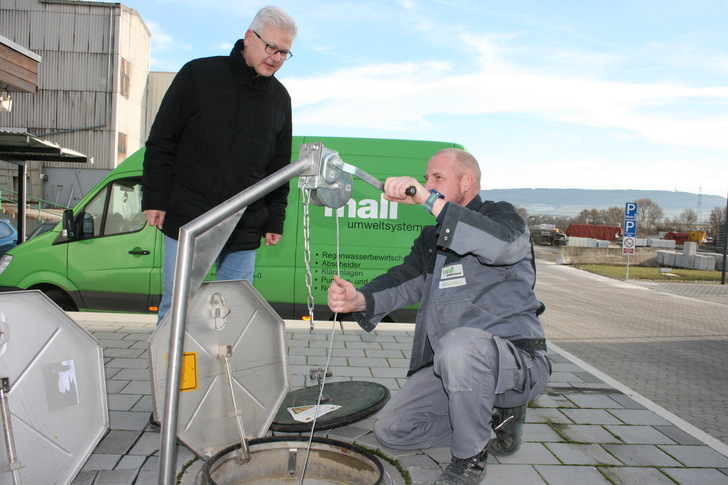 Im Rahmen eines Wartungsvertrags übernimmt Mall die Wartung von Speicher und Entnahmesystem. So ist die Versorgungssicherheit des Austragungssystems zuverlässig gewährleistet.
