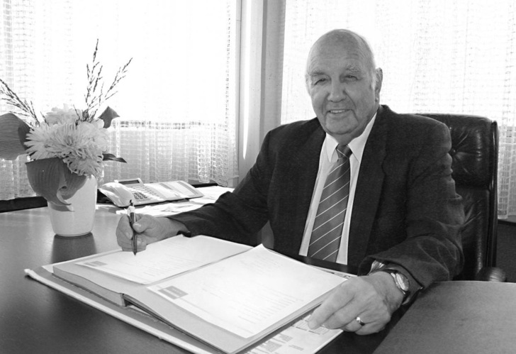 Helmut Reißer ist am 24. Mai 2021 im engsten Kreis der Familie verstorben. Der ehemalige Geschäftsführer, Vorstand und langjährige Firmeninhaber der REISSER AG mit Stammsitz in Böblingen wurde 88 Jahre alt.