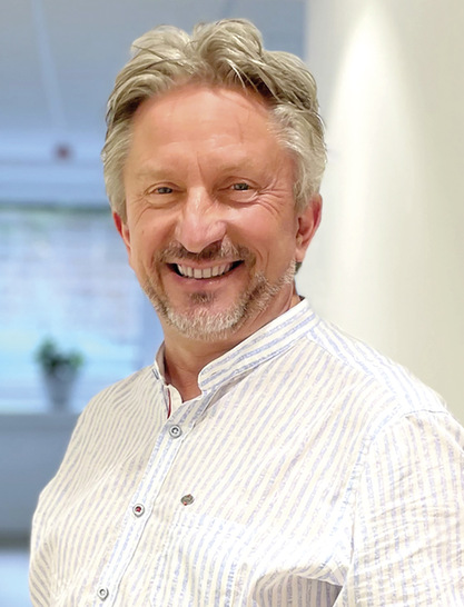 Uwe Uhlenbrok sorgt seit 2003 als technischer ­Leiter bei dem Flüssiggas-Anbieter Progas für die Sicherheit der gesamten Flüssiggas-Anlagen. Als Mitglied im Fachausschuss Technologie des Deutschen Verbands für Flüssiggas e. V. (DVFG) wirkt er bei der Überarbeitung der Technischen Regel, kurz TRF 2021, mit.