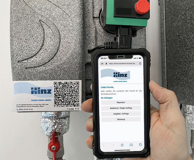 Hat der Kunde ein Anliegen oder eine Störung, genügt es, dass er den Label Service-Sticker scannt. Auf seinem Smartphone oder Tablet öffnet sich eine Seite mit dem Logo seines SHK-Unternehmens.﻿