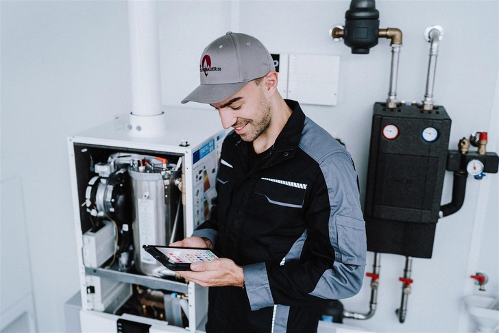 Oft müssen Anliegen schnell geklärt werden – auch außerhalb der Servicezeiten. Der neue Wolf WhatsApp Service Chat hilft jetzt unkompliziert rund um die Uhr.