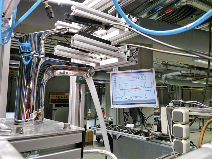 An der ­Hochschule Esslingen wurde ein Prüfstand in ­Anlehnung an DIN EN 15091 aufgebaut.