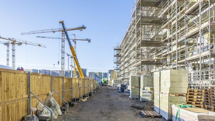 Bei Trinkwasser- und Heizungsinstallationen im Objekt- und Wohnungsbau handelt es sich größtenteils um Misch­installationen, für die besondere Brandschutzbestimmungen gelten.