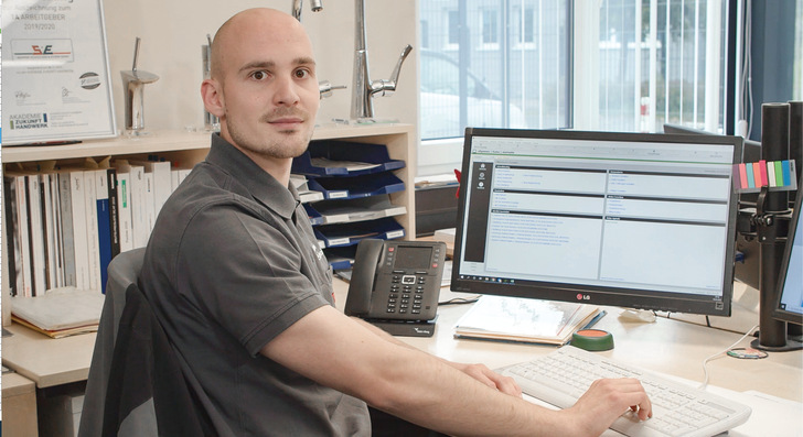 Robin Eschweiler verantwortet die Verwaltung und IT bei der S+E Haustechnik GbR.