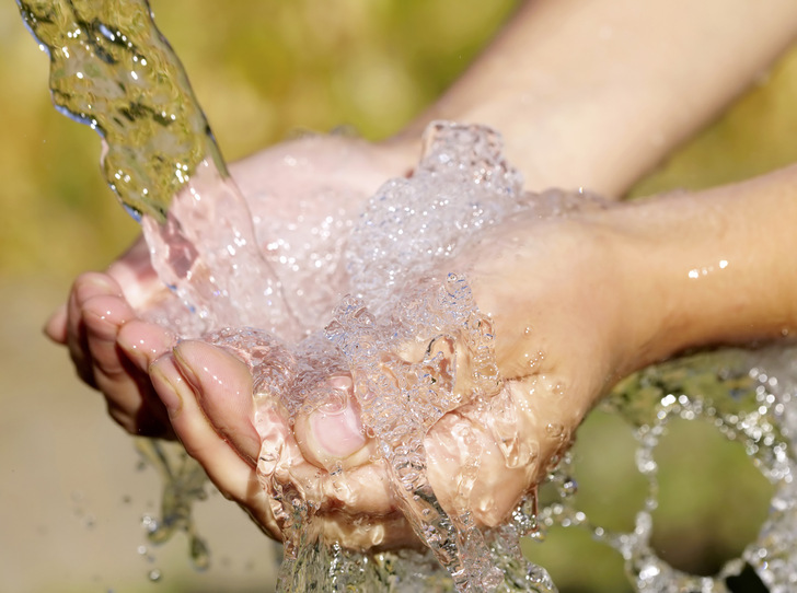 Blei reichert sich im Körper an und kann zu irreversiblen Schäden führen. Mit der Verschärfung des Grenzwertes in Hausinstallationen soll eine Gesundheitsgefährdung über das Trinkwasser ausgeschlossen werden. - © Bild: Sanha
