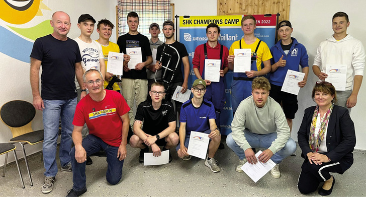 Zwölf Berufsschüler aus ganz Sachsen nahmen 2022 am dreitägigen Ausbildungs- und Erlebniscamp teil. - © Bild: FV SHK Sachsen
