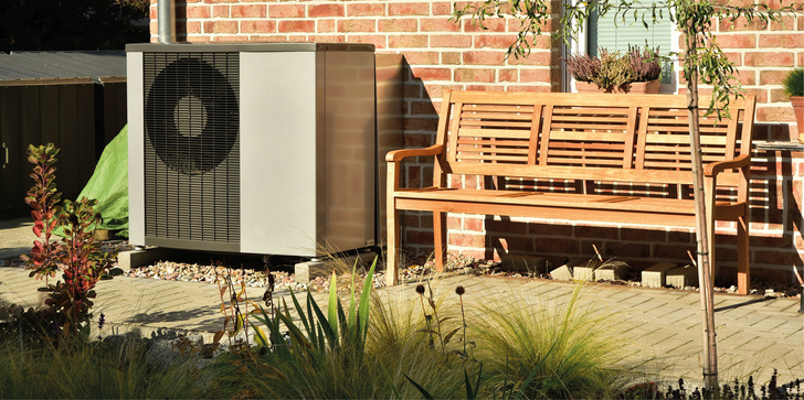 Bei der Berechnung der Jahresarbeitszahl muss sicher sein, ­welchen Zeitraum die Regelung betrachtet. Läuft die Wärmepumpe ­überhaupt schon ein Jahr? Wird die Arbeitszahl eventuell seit Inbetrieb­nahme und damit seit mehr als einem Jahr ermittelt?