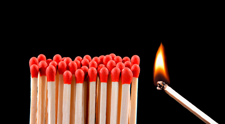 Brandprüfungen müssen für die Praxis relevant sein. Bei einer Rohrabschottung mit mechanischen Hilfsmitteln bestehen Zweifel, ob die aktuell vorgeschriebenen Prüfungen diesen Anspruch erfüllen.