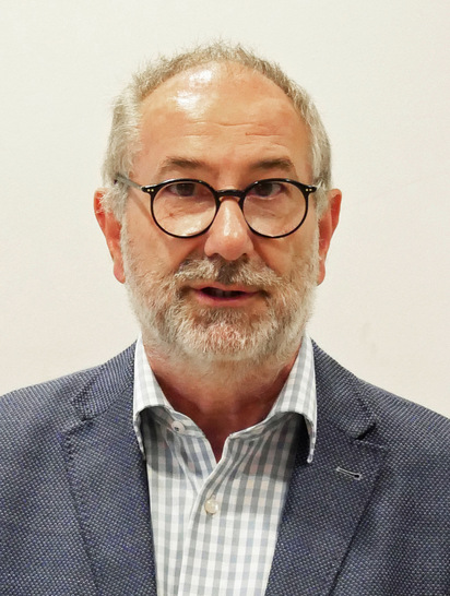 Jakob Köllisch, Bundesfachgruppenleiter SHK, richtet den Fokus unter anderem auf den Pumpentausch: „Wenn eine einfache Umwälzpumpe durch eine drehzahlgeregelte Variante ersetzt werden kann, ergibt sich eine wesentliche Effizienzsteigerung.“