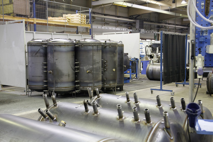 Eine der größten Fertigungsstätten für Speicher in Deutschland ist das Werk Eibelshausen von Bosch Thermotechnik. Hier werden seit 1975 thermoglasierte Speicher hergestellt. Heute liefert das Werk mehr als 500 Produktvarianten in über 40 Länder weltweit, auch für Buderus.