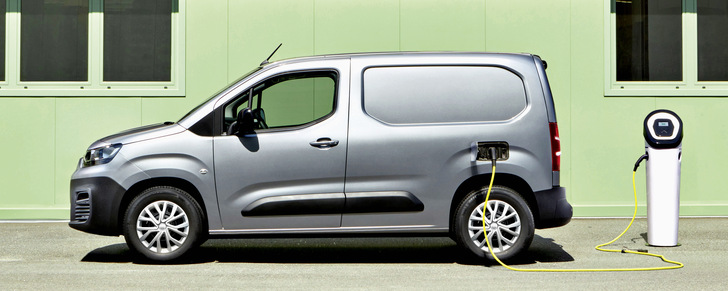 Der Akku des E-Doblò lässt sich mit 11 kW Ladeleistung auffrischen. - © Bild: Fiat Professional

