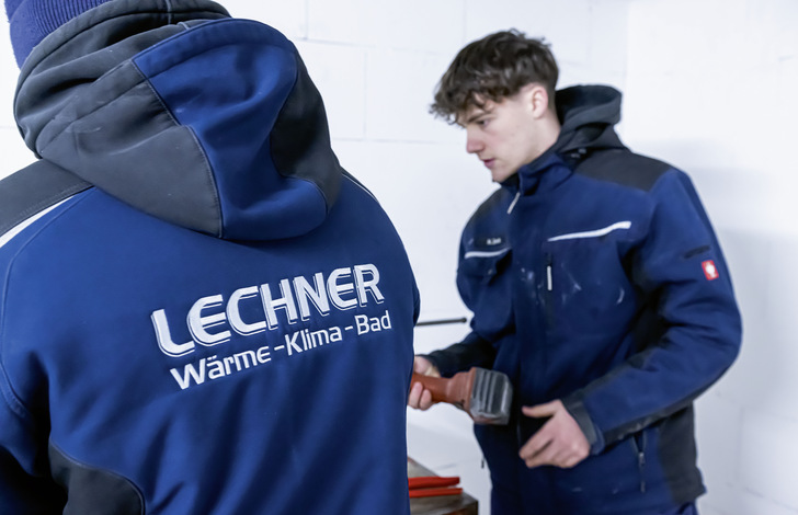 Azubis wissen wertige Ausstattung im Alltag zu schätzen: hier Mitarbeiter des SHK-Betriebes Lechner GmbH im oberfränkischen Walsdorf, ausgestattet vom textilen Mietdienstleister DBL.