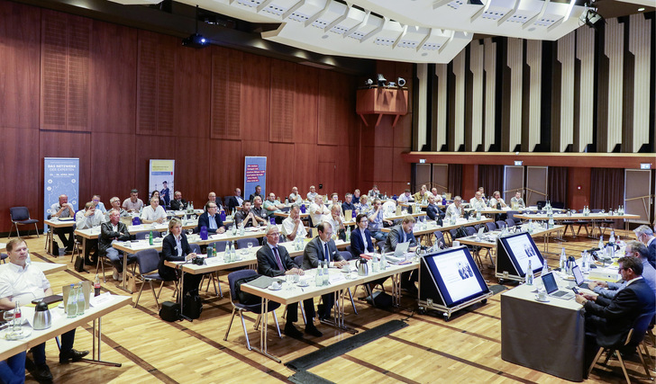 Rund 100 Teilnehmer verzeichnete der Verbandstag 2023 in Göppingen. - © Bild: Jäger / SBZ
