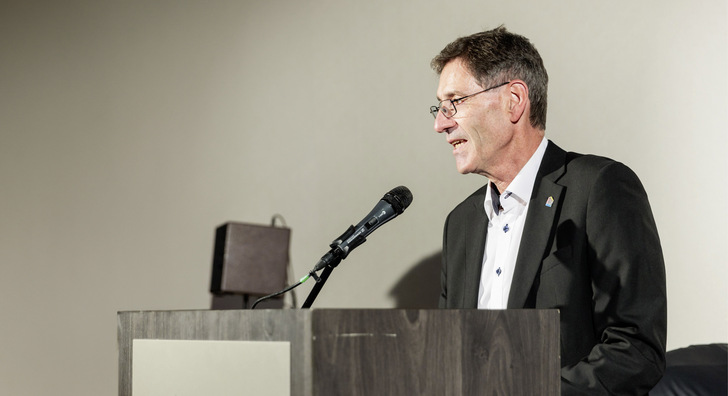 „Nach 33 Jahren glaube ich sagen zu dürfen: Ja, ﻿es lohnt sich, für die Innungen und Betriebe zu kämpfen.“ 
Hans-Peter Sproten
