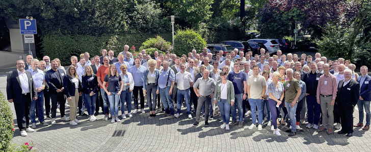  Super Programm – tolle familiäre Atmosphäre: In einer Gruppe von Handwerksbetrieben, die nicht im﻿ Wettbewerb miteinander stehen, können Dinge vorangetrieben werden, die ein einzelner Betrieb einfach nicht leisten kann.