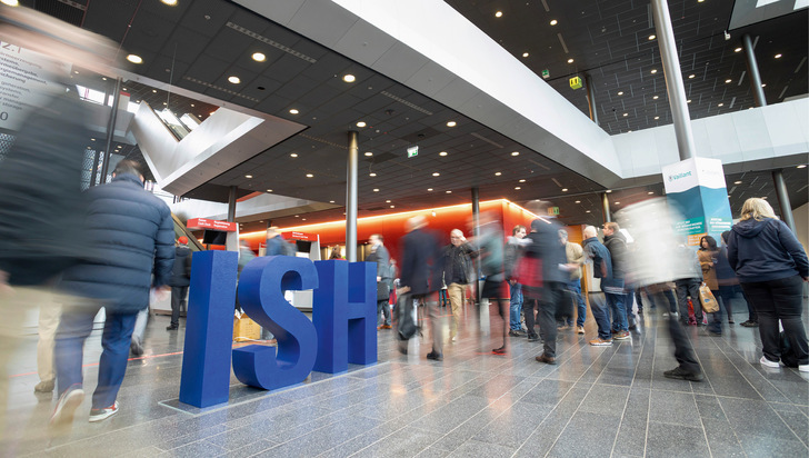 Unter dem Motto „Lösungen für eine nachhaltige Zukunft“ rückt die ISH 2025 den Klimaschutz und die Energieeffizienz in den Fokus.