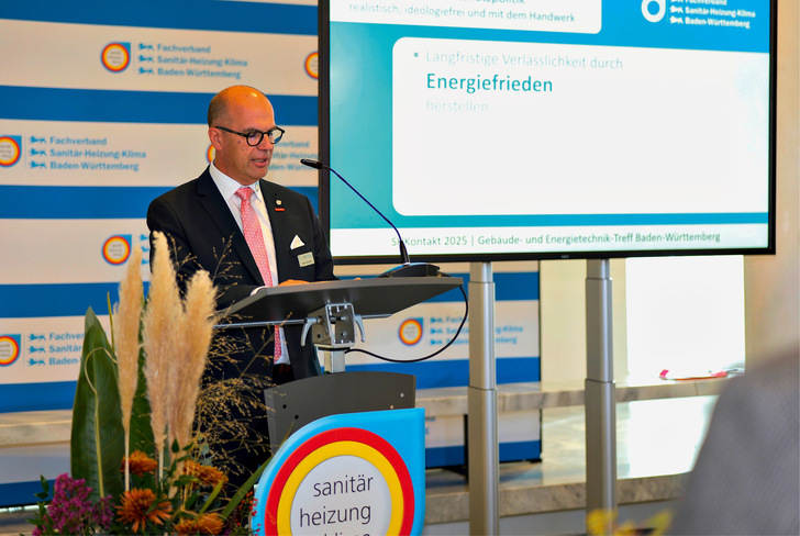 Klare Worte von Stefan Menrath zum SHKontakt: ­„Niemand sollte mit der Entscheidung zu einer neuen Heizung auf die kommunale Wärme­planung oder auf ein Wärmenetz warten.“