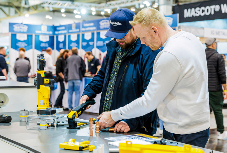 Neben der digitalen Badplanung und der Ressourcenschonung sind effiziente Montagetechniken das bestimmende Thema.