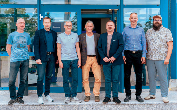 Der neu gewählte Vorstand um Landesinnungsmeister Stefan Mankel (3. von rechts): Fred Kühn, Marko Windisch, Marco Erdmann, Lutz Kolibal,  Roland Kössel, Stefan Zimmermann (v.l.n.r.).