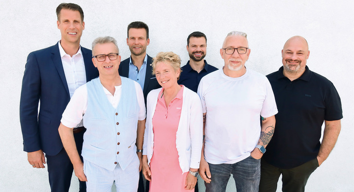 Kontinuität im Amt: Die ehrenamtliche Riege um Geschäftsführer Biörn Hendrischke setzt ihre Arbeit für das hessische SHK-Handwerk fort.
