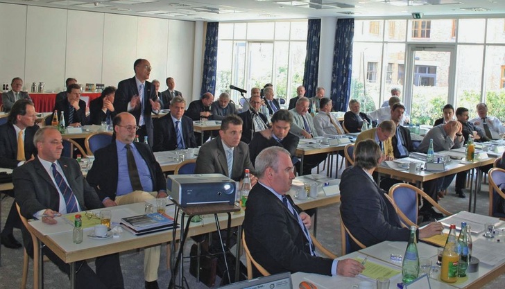Auch die drohenden Wettbewerbsverzerrungen durch die Novellierung des Schornsteinfegergesetzes wurden auf der ZV-Mitgliederversammlung am 24. und 25. April diskutiert