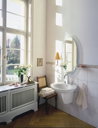 Für 46,6 % Frauen ist das verspielte, ­opulente „Boudoir“ klar der Lieblings­badezimmerstil; das gilt immerhin auch für rund 27,2 % der befragten Männer