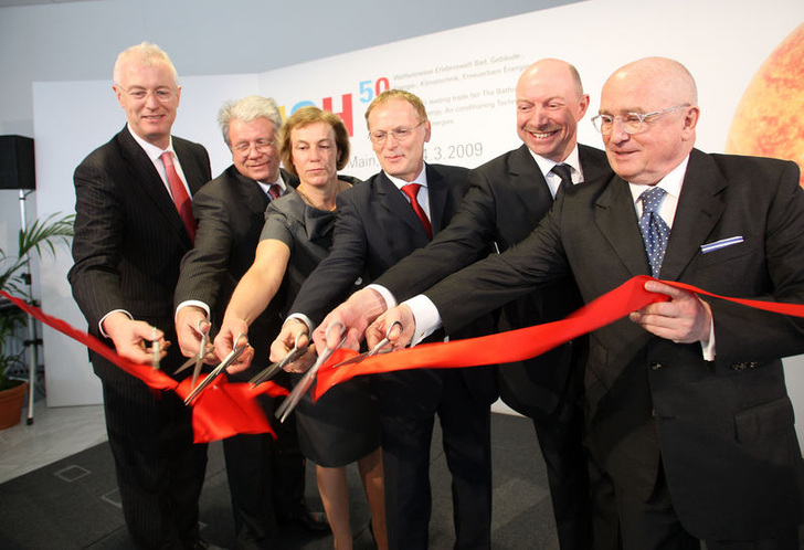 Offizielle Eröffnung der ISH 2009 mit den Spitznevertretern der Trägerverbände: (v.l.) Kaus Jesse (BDH), Werner Obemeier (ZVSHK), Barbara Wiedemann (VdZ), Staatssekretär Jochen Homann, Andreas Dornbracht (VDS)und Messegeschäftsführer Dr. Michael Peters