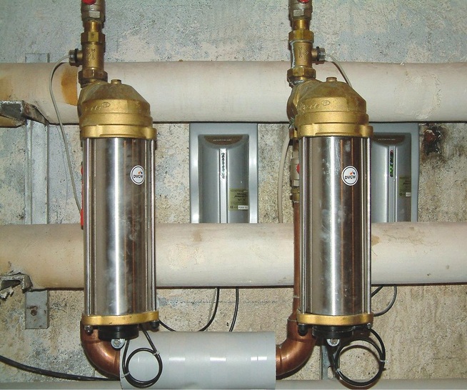 Zusätzlich ­wurden zwei Kalkschutz­geräte des Typs Permasolvent ­Primus PT-25 in den Zulauf zum Wärmetauscher eingesetzt